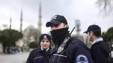 الشرطة التركية تعتقل روسيًا قتل والده في فندق